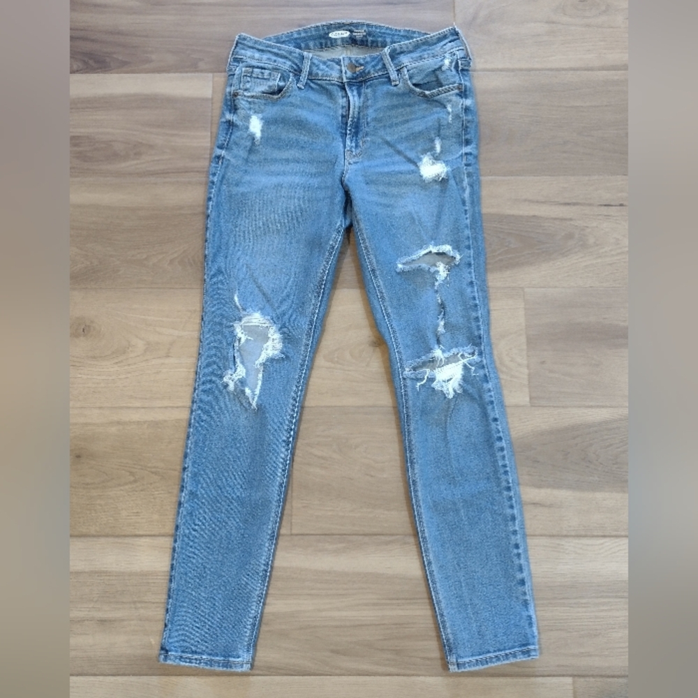 Old Navy Light Blue Distressed Skinny Jeans